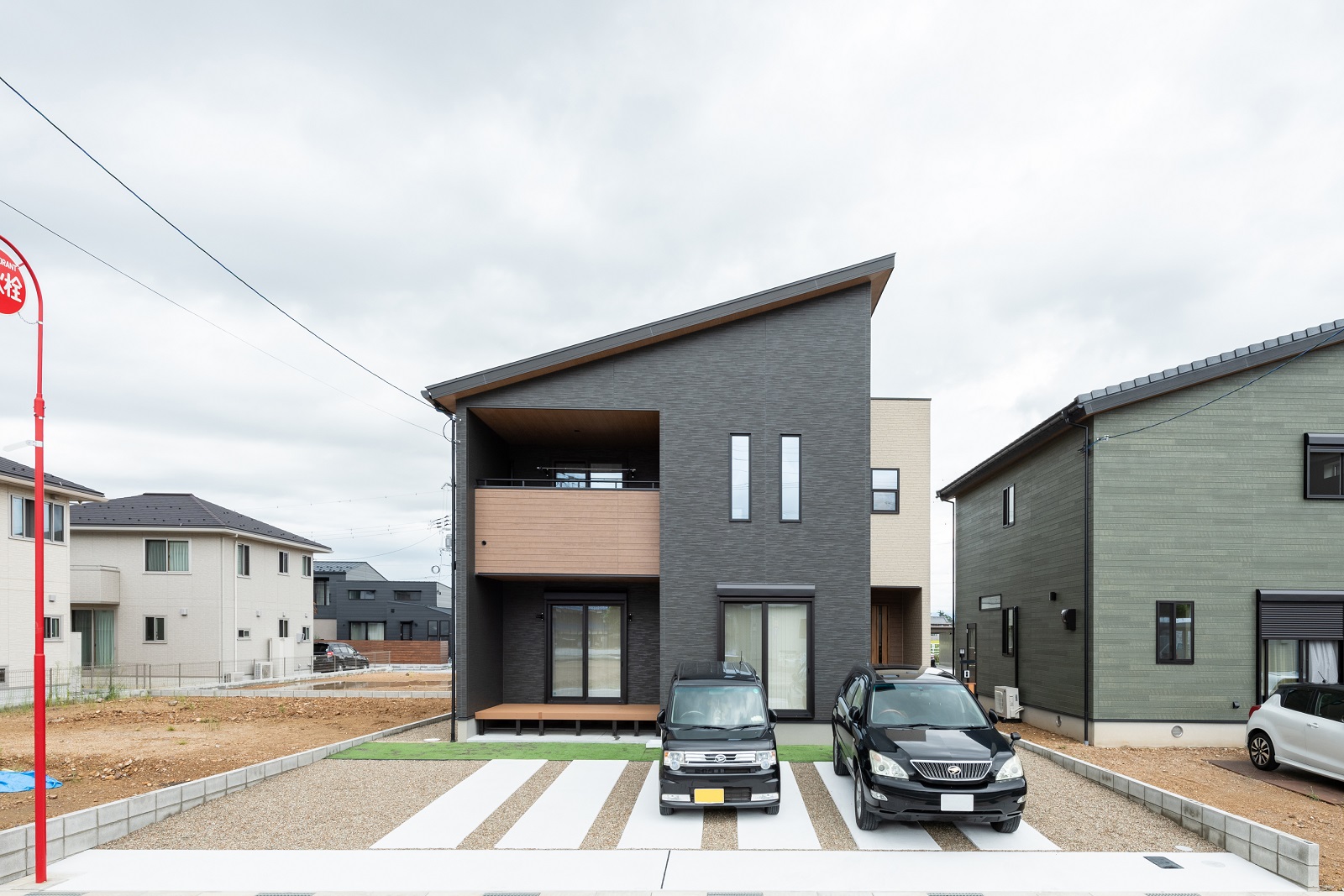 【滋賀県】24才夫婦が叶えたお洒落な家！「後悔しないようデザインもこだわり尽くしました」 モデルハウス写真